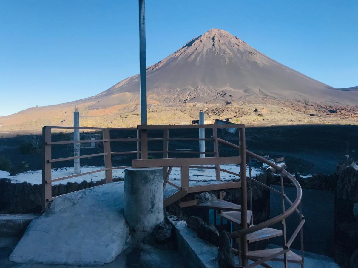 Pensao Repouso Alegre Turismo E Aventura Panzió Portela Kültér fotó