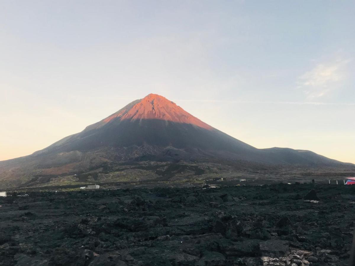 Pensao Repouso Alegre Turismo E Aventura Panzió Portela Kültér fotó